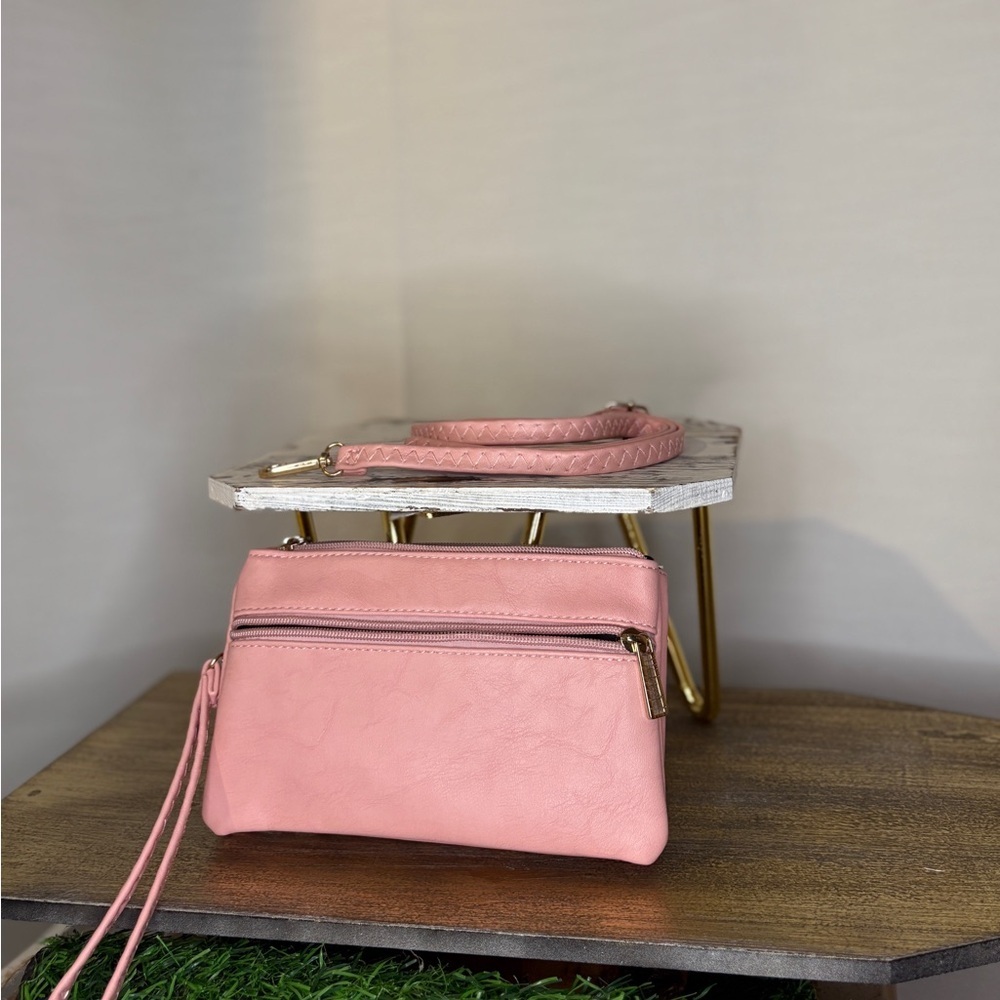 Elegant Pink Quilted Handbag - Picture 3 of 3